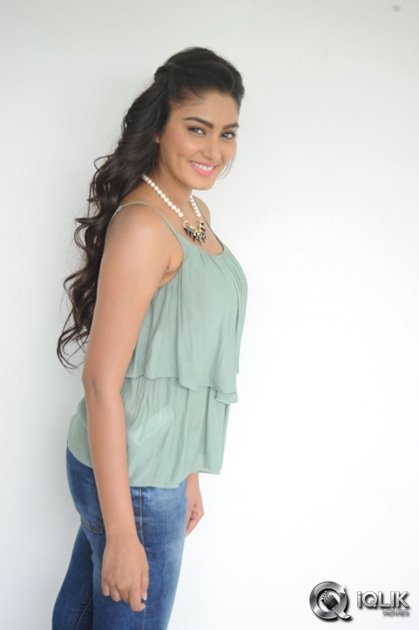 Sana-Maqbool-at-Dikkulu-Choodaku-Ramayya-Press-Meet